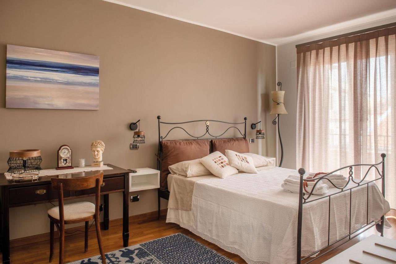 Torrevarata - Guest Rooms Santa Teresa Di Riva Exteriör bild