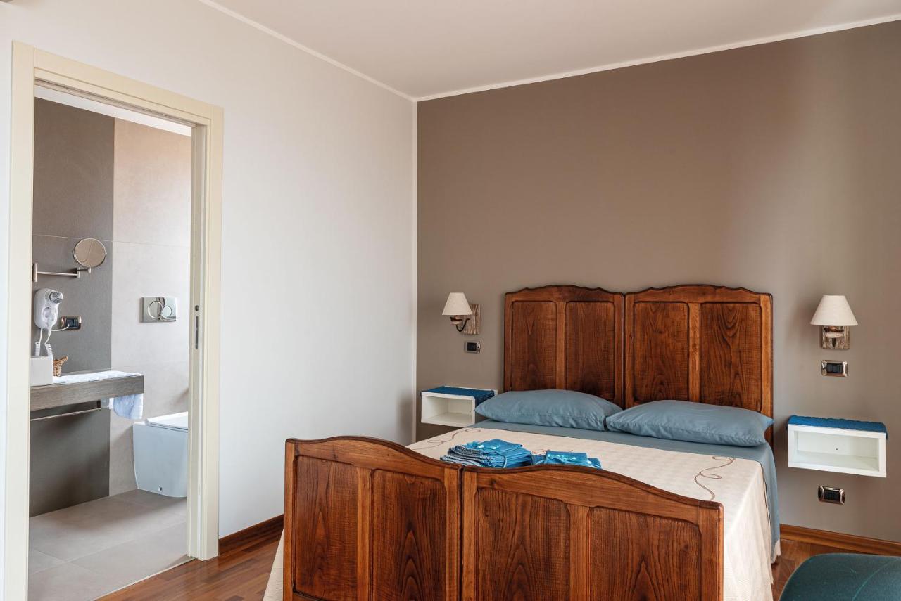 Torrevarata - Guest Rooms Santa Teresa Di Riva Exteriör bild