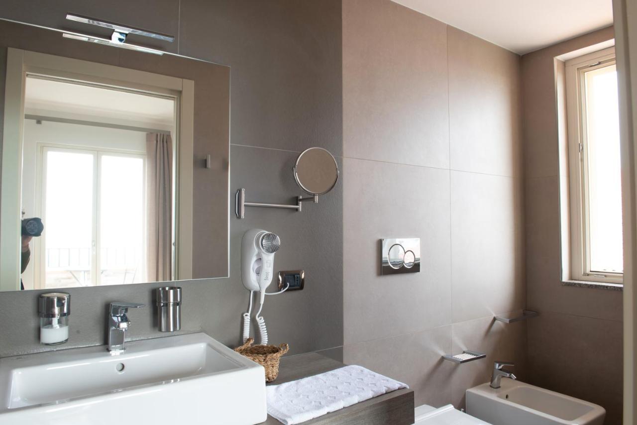 Torrevarata - Guest Rooms Santa Teresa Di Riva Exteriör bild