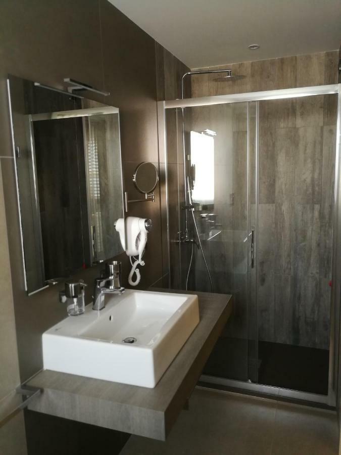 Torrevarata - Guest Rooms Santa Teresa Di Riva Exteriör bild